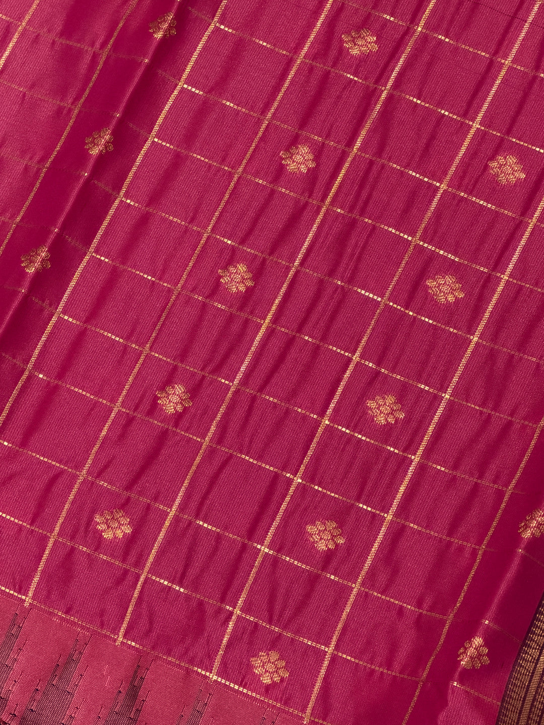 Checks Semi-Silk Gadwal Saree (DHN-253)