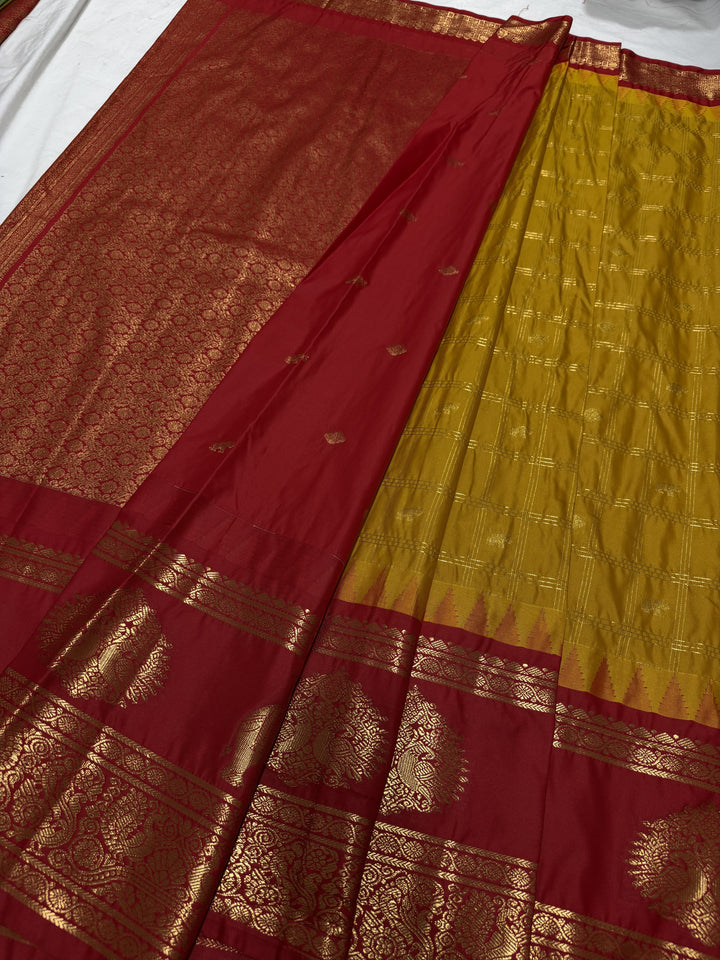 Checks Big Gap Border Premium Semi Gadwal Saree (DHN-649)