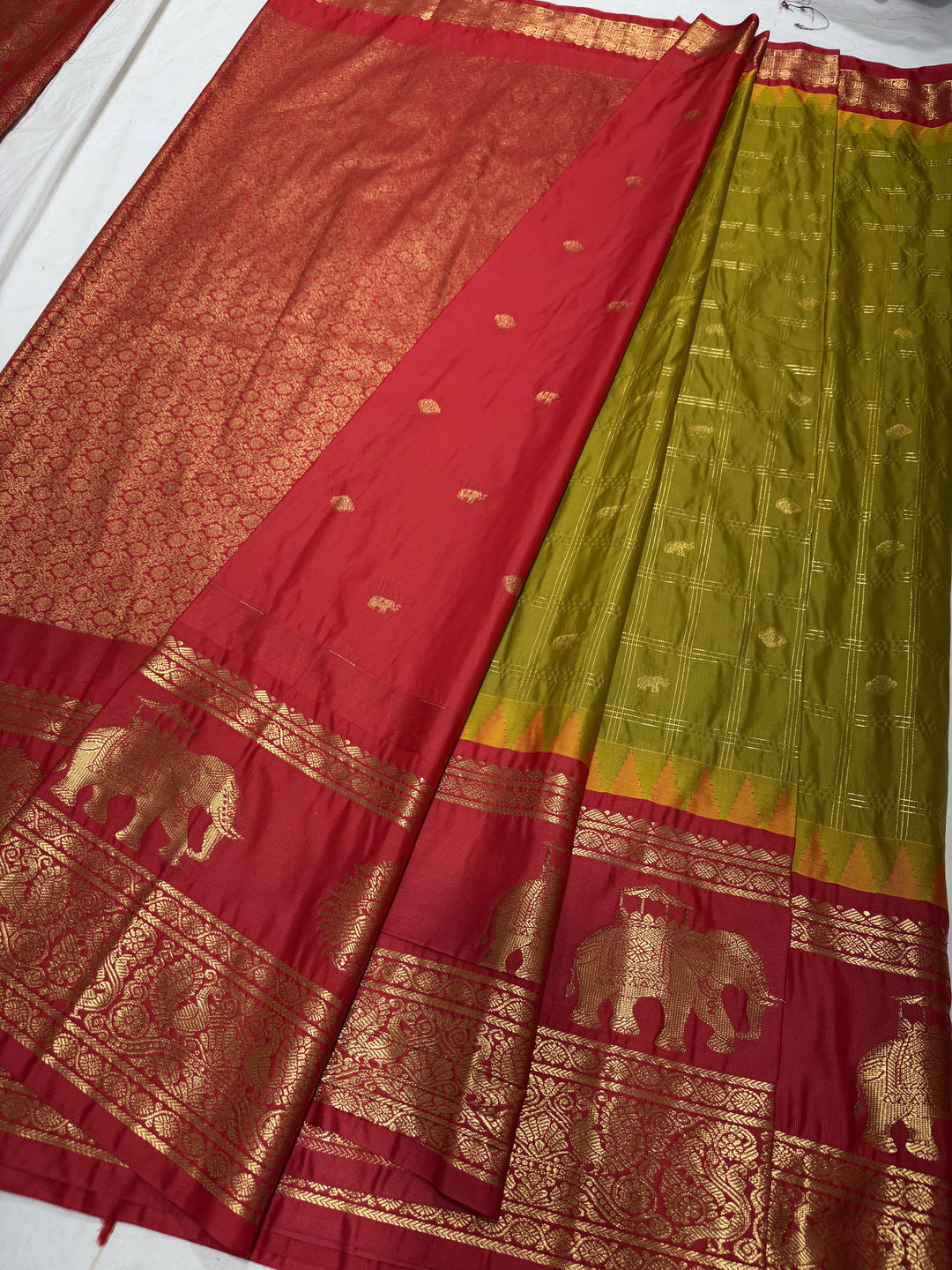 Checks Big Gap Border Premium Semi Gadwal Saree (DHN-649)