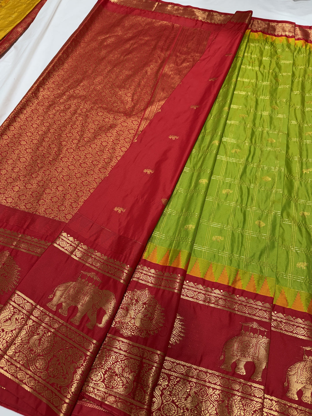 Checks Big Gap Border Premium Semi Gadwal Saree (DHN-649)