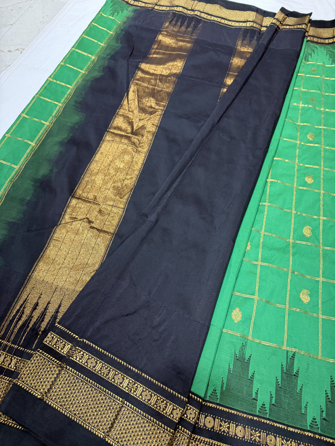 Checks Narayanpet Black Border Ilkal Pallu Saree (DHN-620)