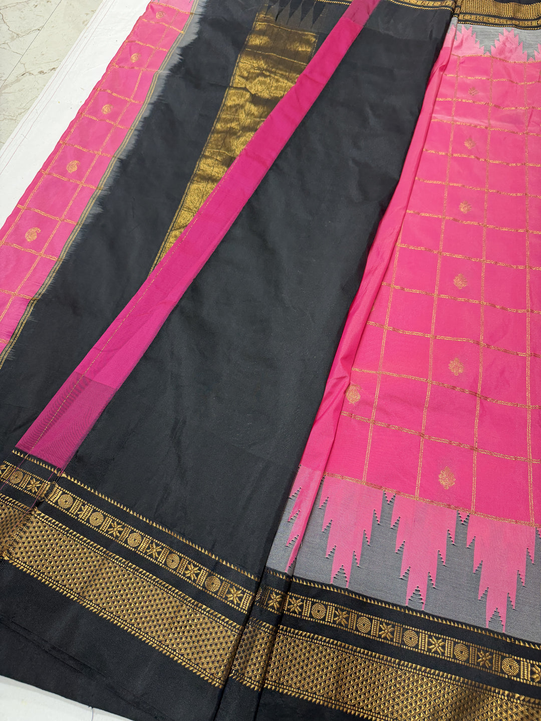 Checks Narayanpet Black Border Ilkal Pallu Saree (DHN-620)