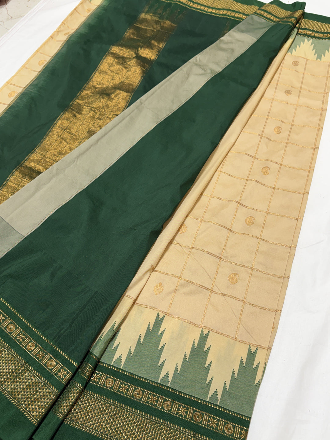 Checks Narayanpet Green Border Ilkal Pallu Saree (DHN-617)
