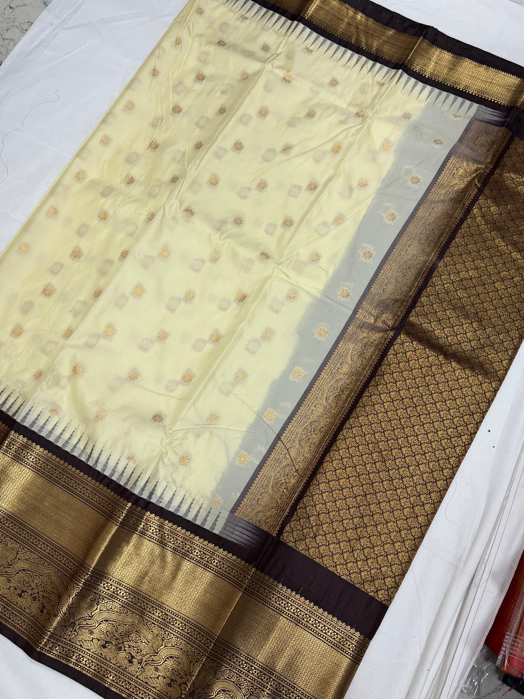 Plain Semi-Silk Gadwal Saree (DHN-254)