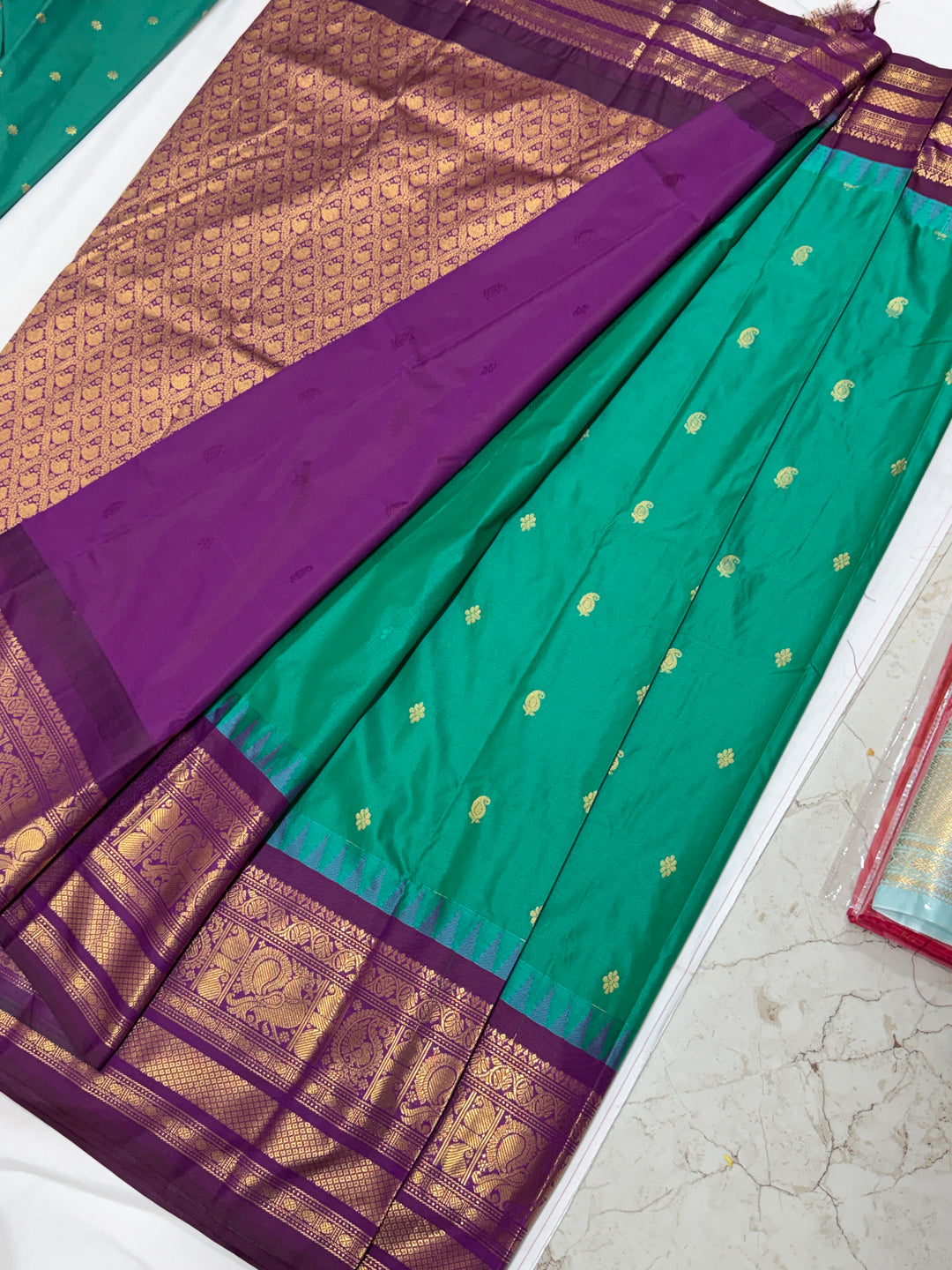 Green Semi-Silk Gadwal Saree (DHN-440)