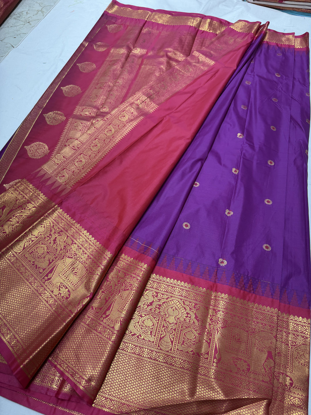 Peacock Maroon Border Plain Semi-Silk Gadwal Saree (DHN-626)