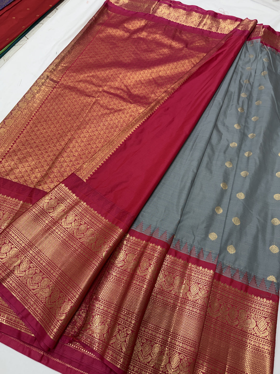 Peacock Red Border Plain Semi-Silk Gadwal Saree (DHN-632)
