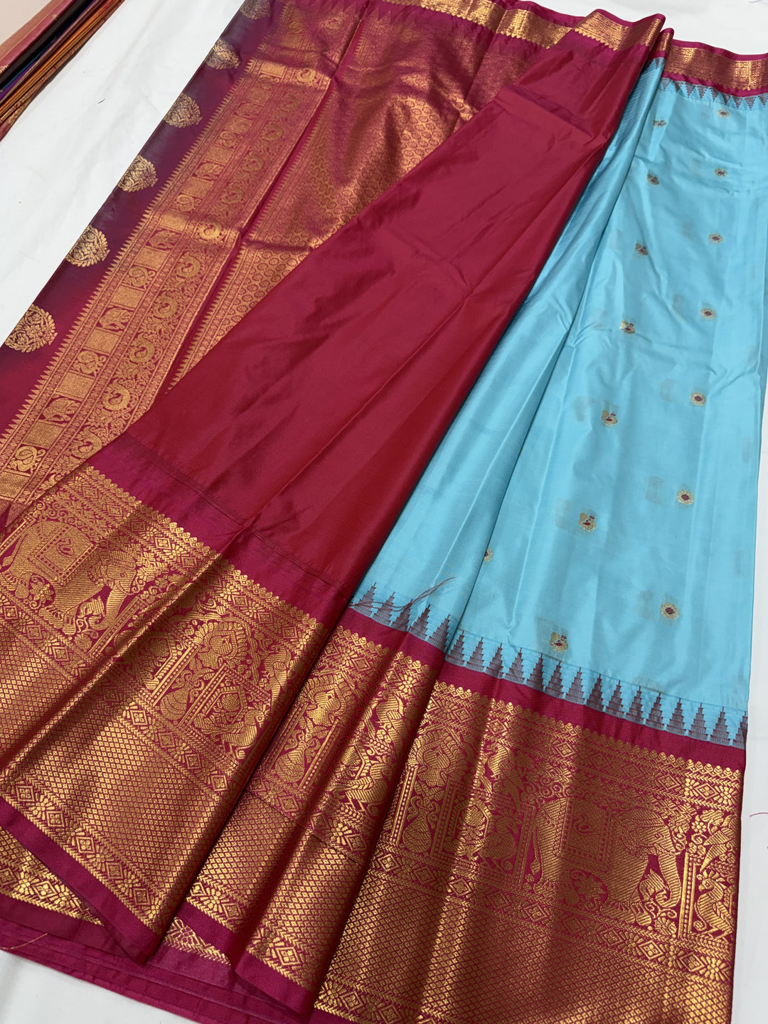 Peacock Red Border Plain Semi-Silk Gadwal Saree (DHN-632)