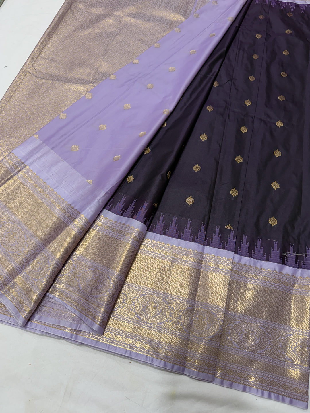 Silver Geometric Lavender Border Plain Semi-Silk Gadwal Saree (DHN-634)