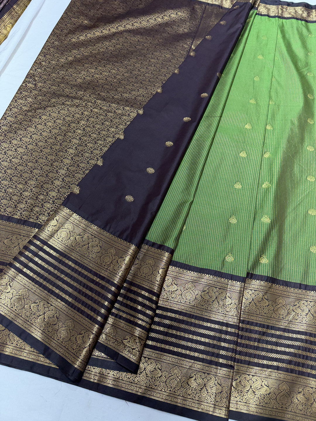 Stripes Big Border Premium Semi Gadwal Saree (DHN-642)