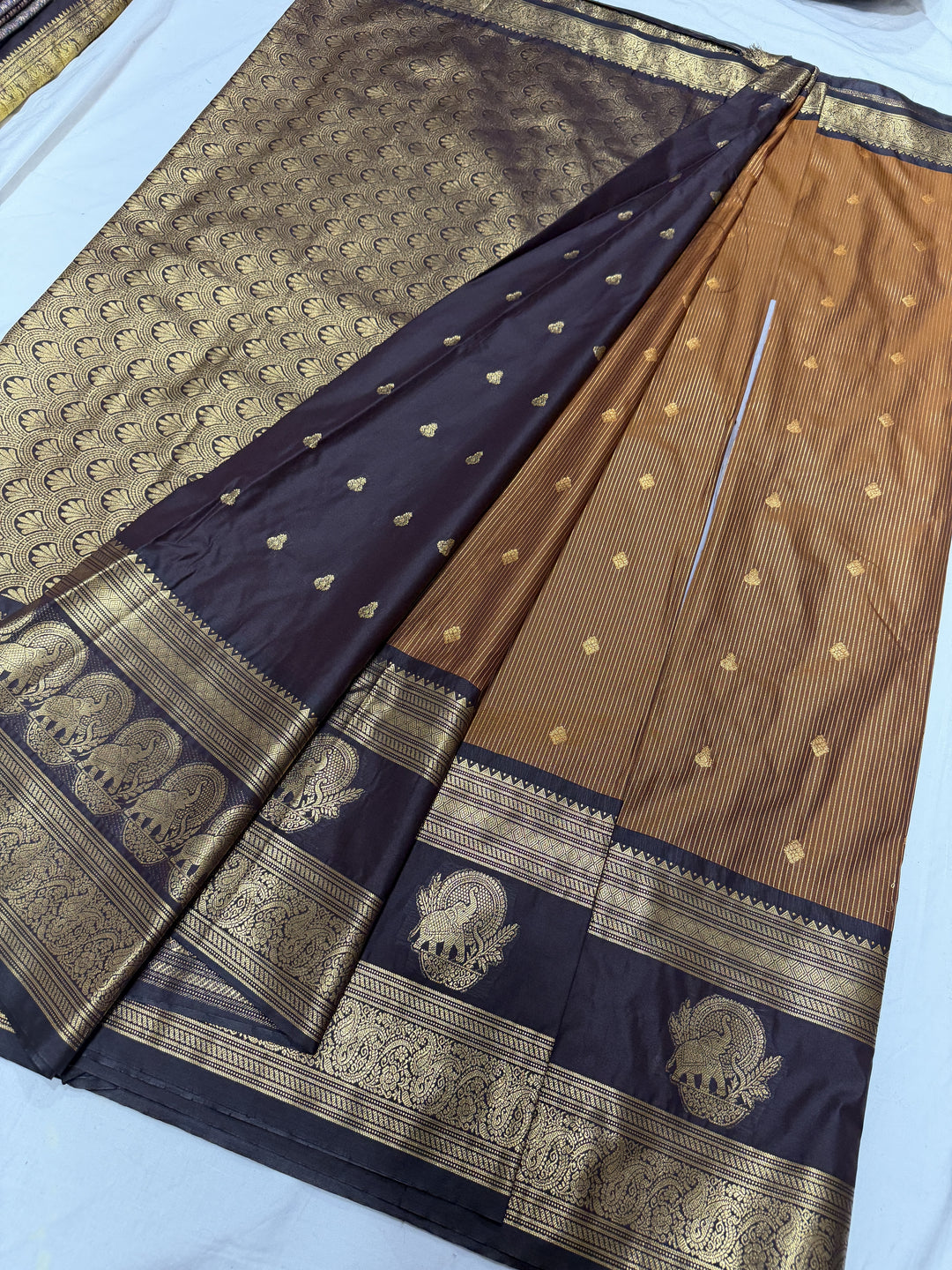 Stripes Big Gap Border Premium Semi Gadwal Saree (DHN-639)