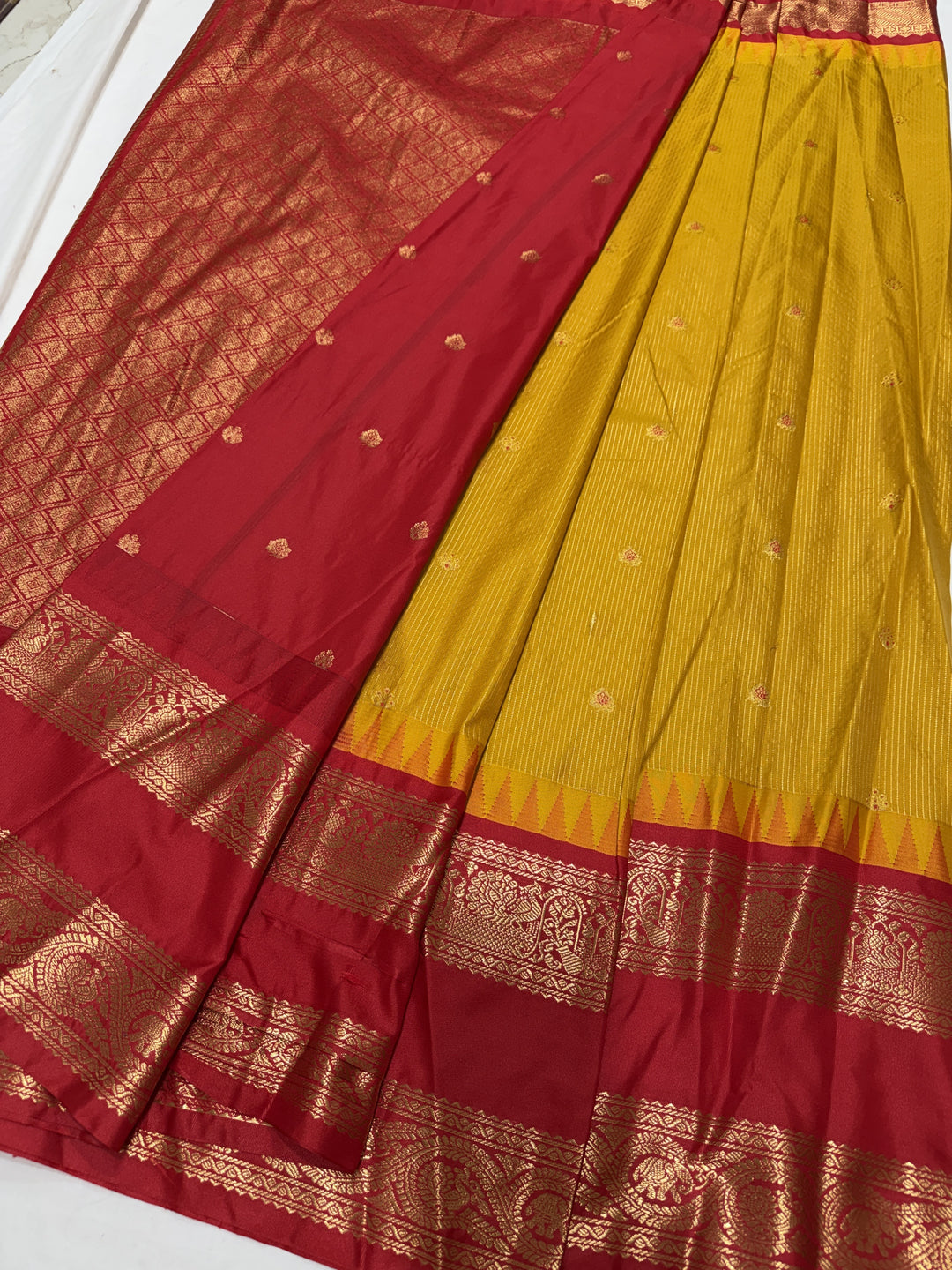 Stripes Big Gap Border Premium Semi Gadwal Saree (DHN-644)
