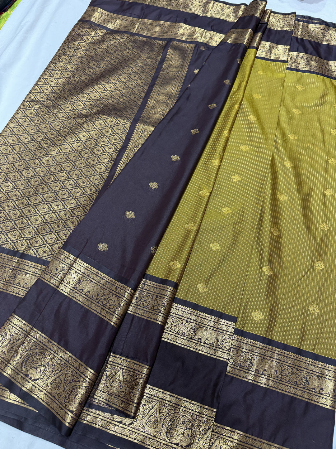 Stripes Big Gap Border Premium Semi Gadwal Saree (DHN-640)