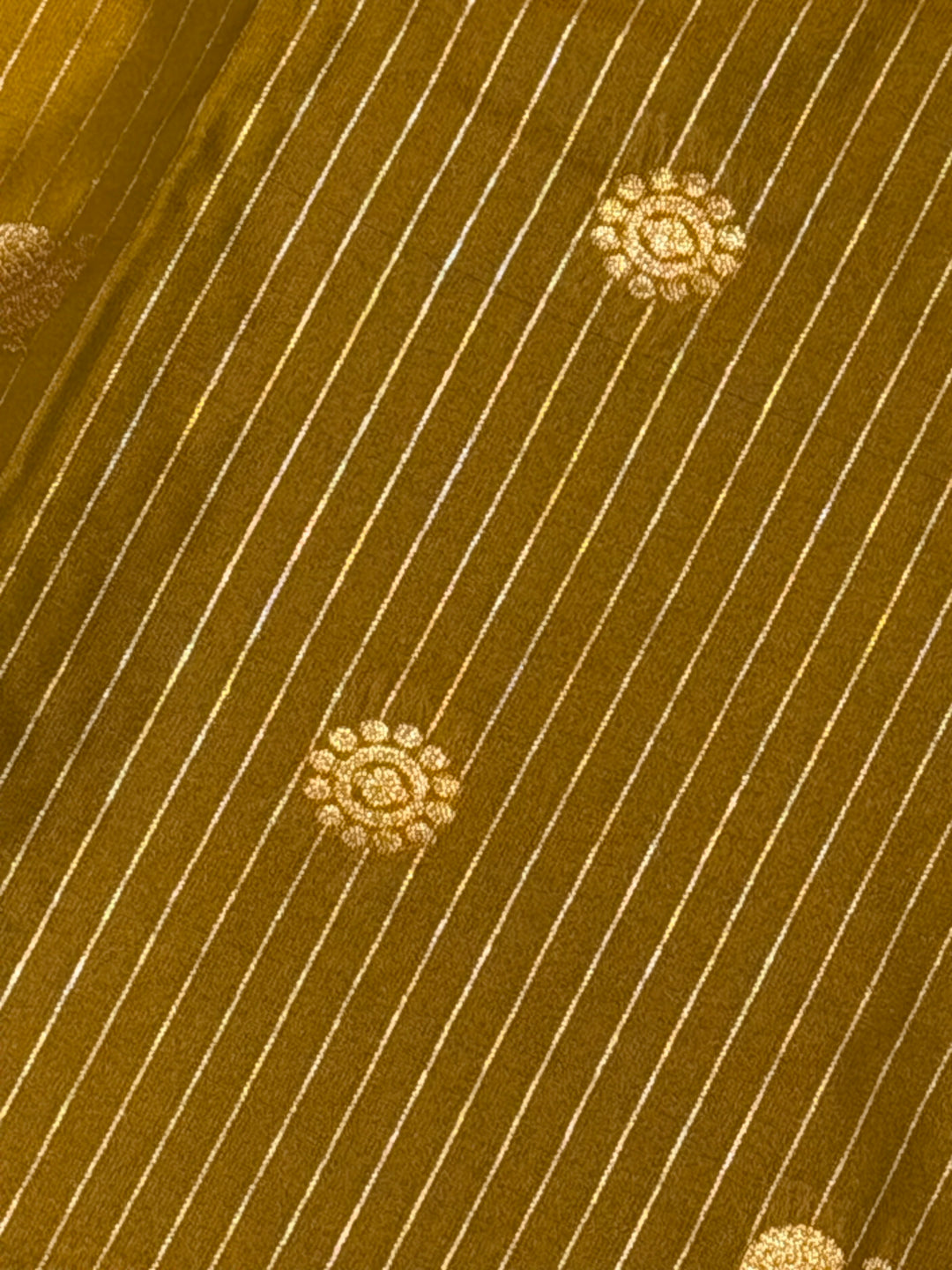 Gold Stripes Semi-Silk Gadwal Saree (DHN-237)