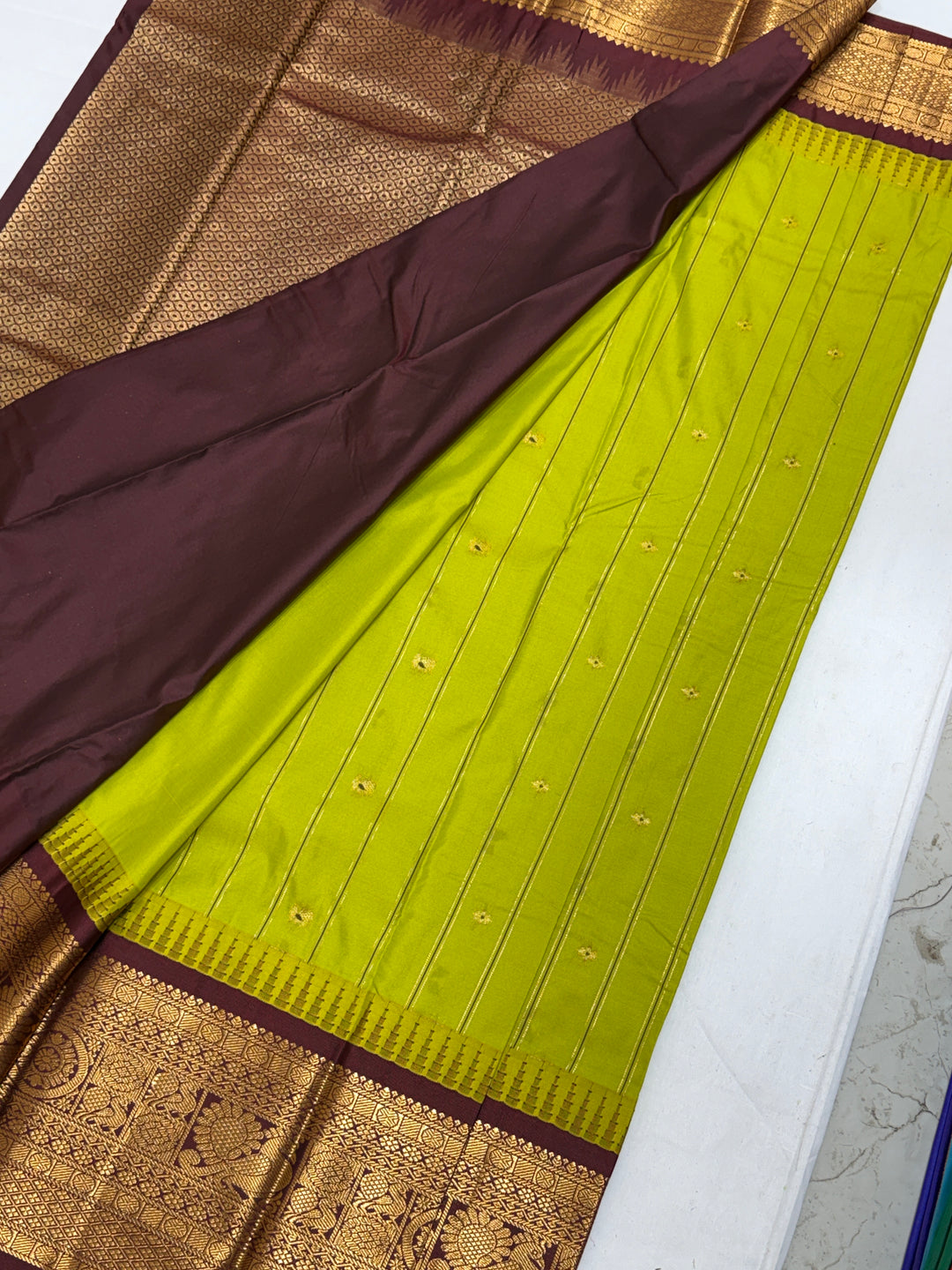 Parrot Green Semi-Silk Gadwal Saree (DHN-400)